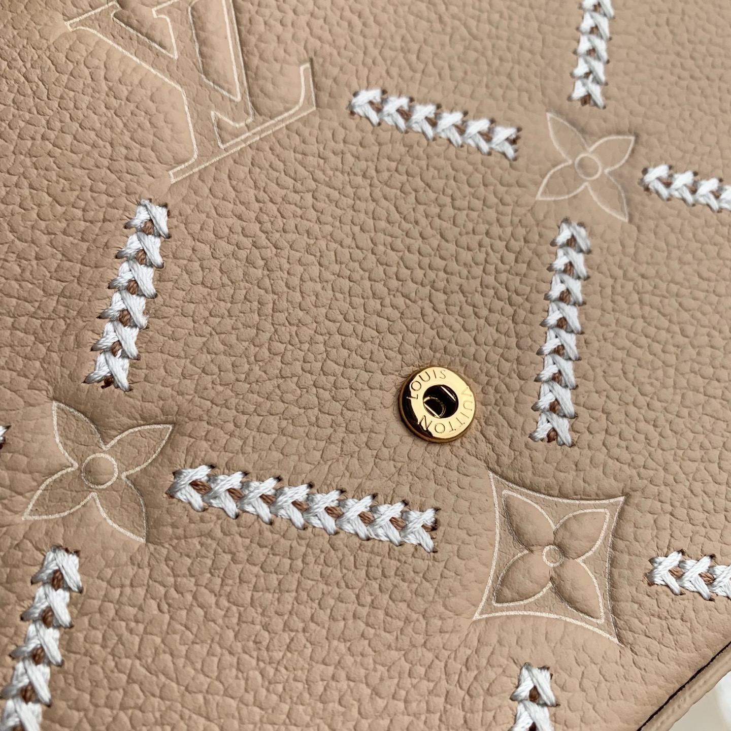 LV刺繡長款鏈條錢包包 女士斜背小包 原單精品| 9 LV刺繡長款鏈條錢包包 女士斜背小包 原單精品