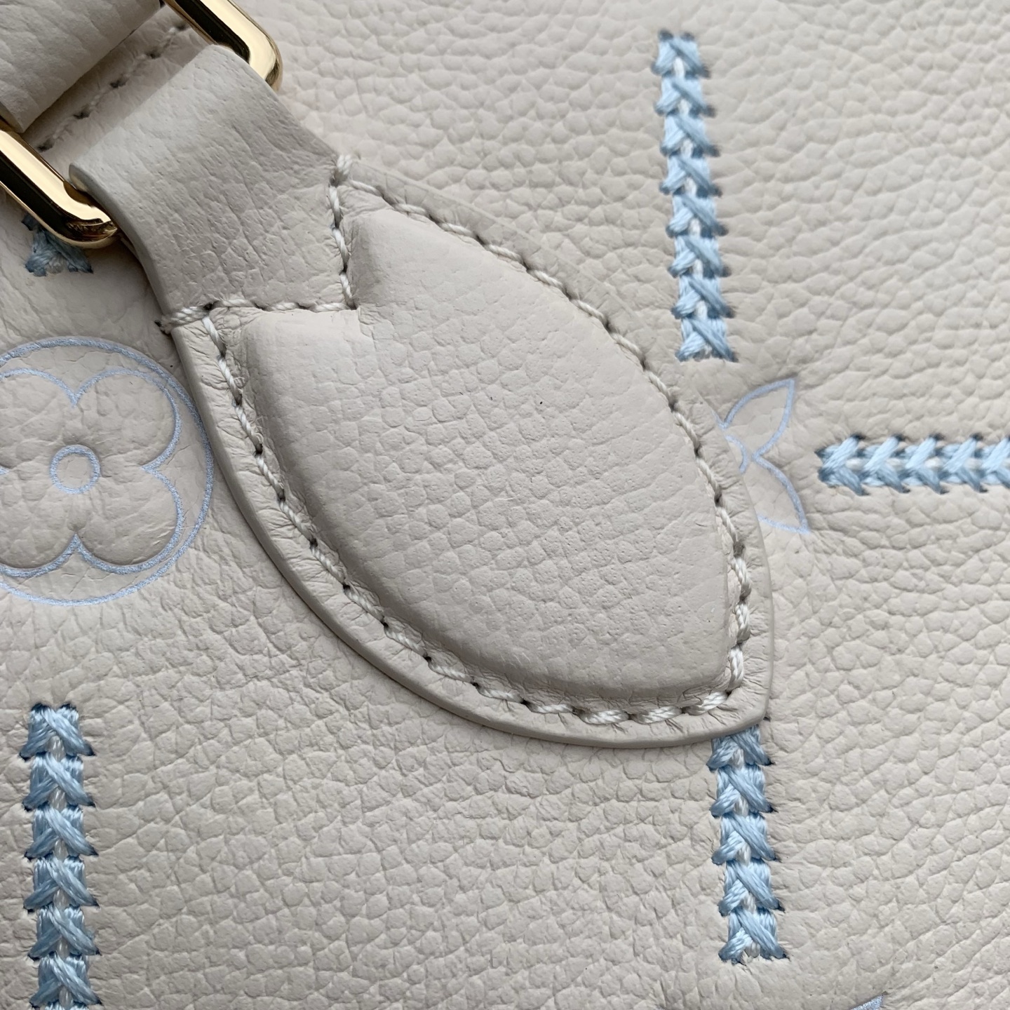 LV 原單刺繡手提包 白色小號鏈條包 斜背兩用精緻款| 6 LV 原單刺繡手提包 白色小號鏈條包 斜背兩用精緻款