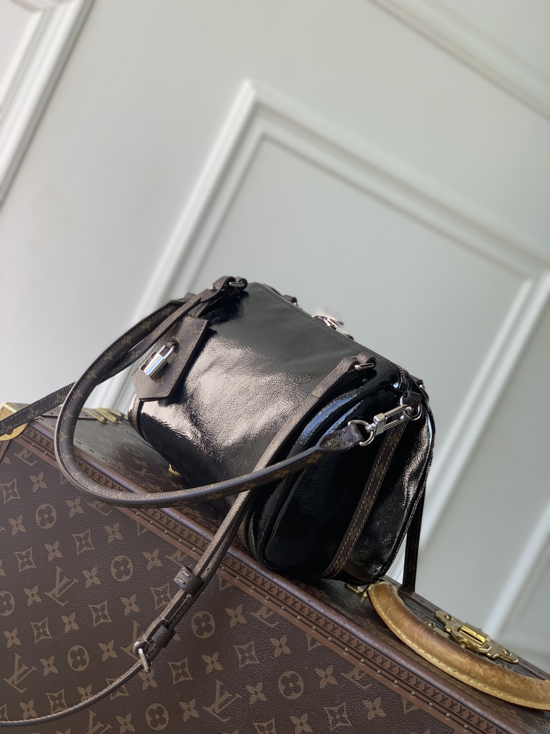 LV 一比一 黑色亮面皮革 手提單肩斜挎包 高級質感款| 14 LV 一比一 黑色亮面皮革 手提單肩斜挎包 高級質感款