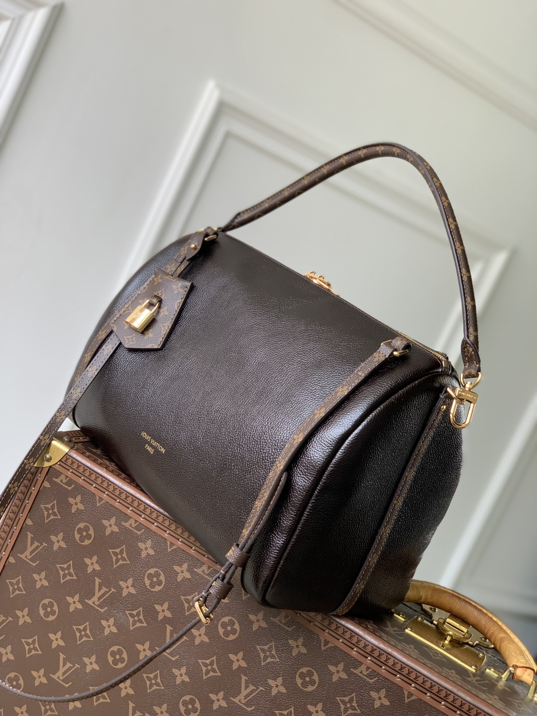 LV A貨 黑色荔枝紋皮革 手提單肩斜挎包