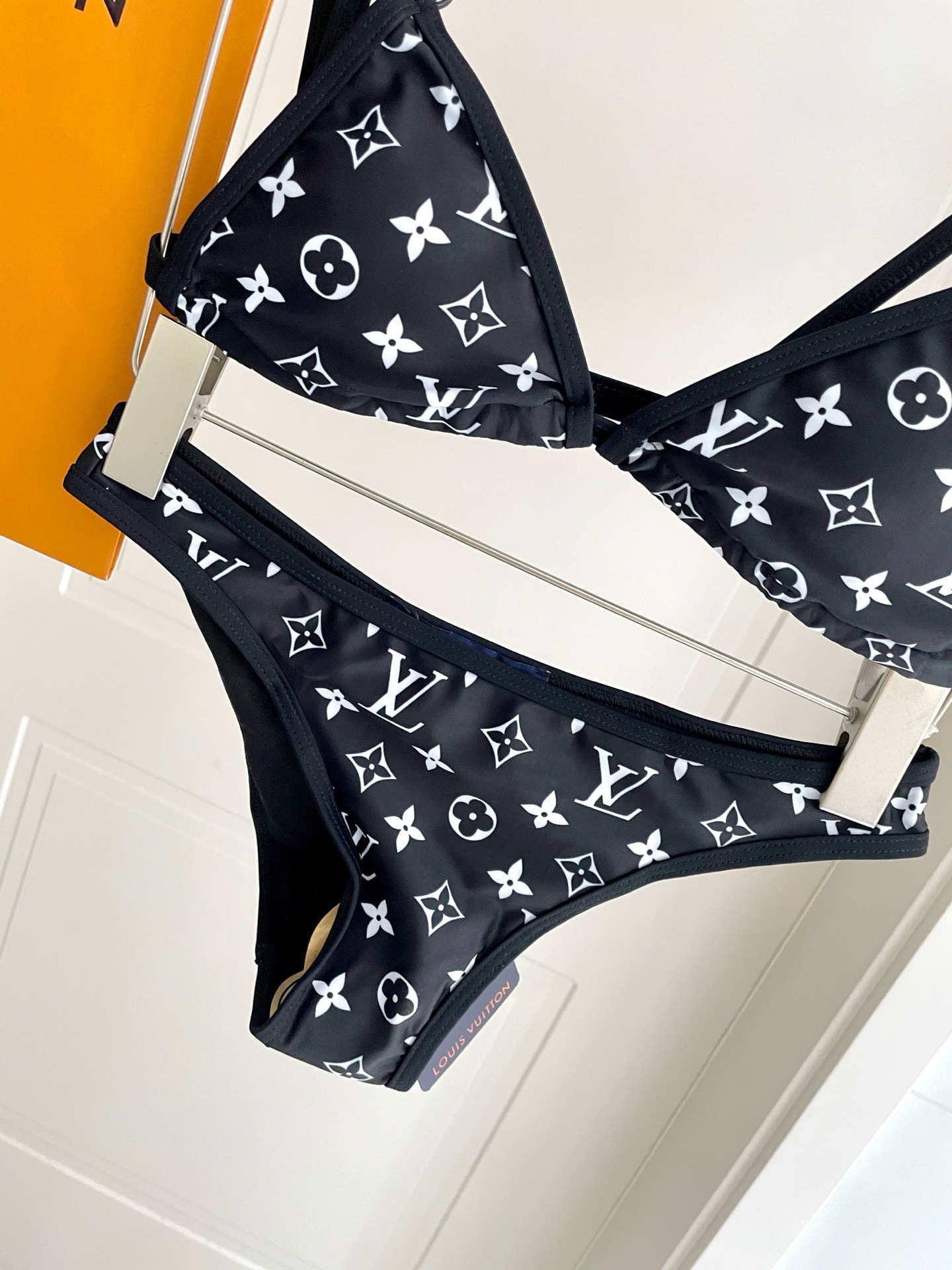 LV 高仿 黑色Monogram比基尼套装 性感显瘦分体泳衣