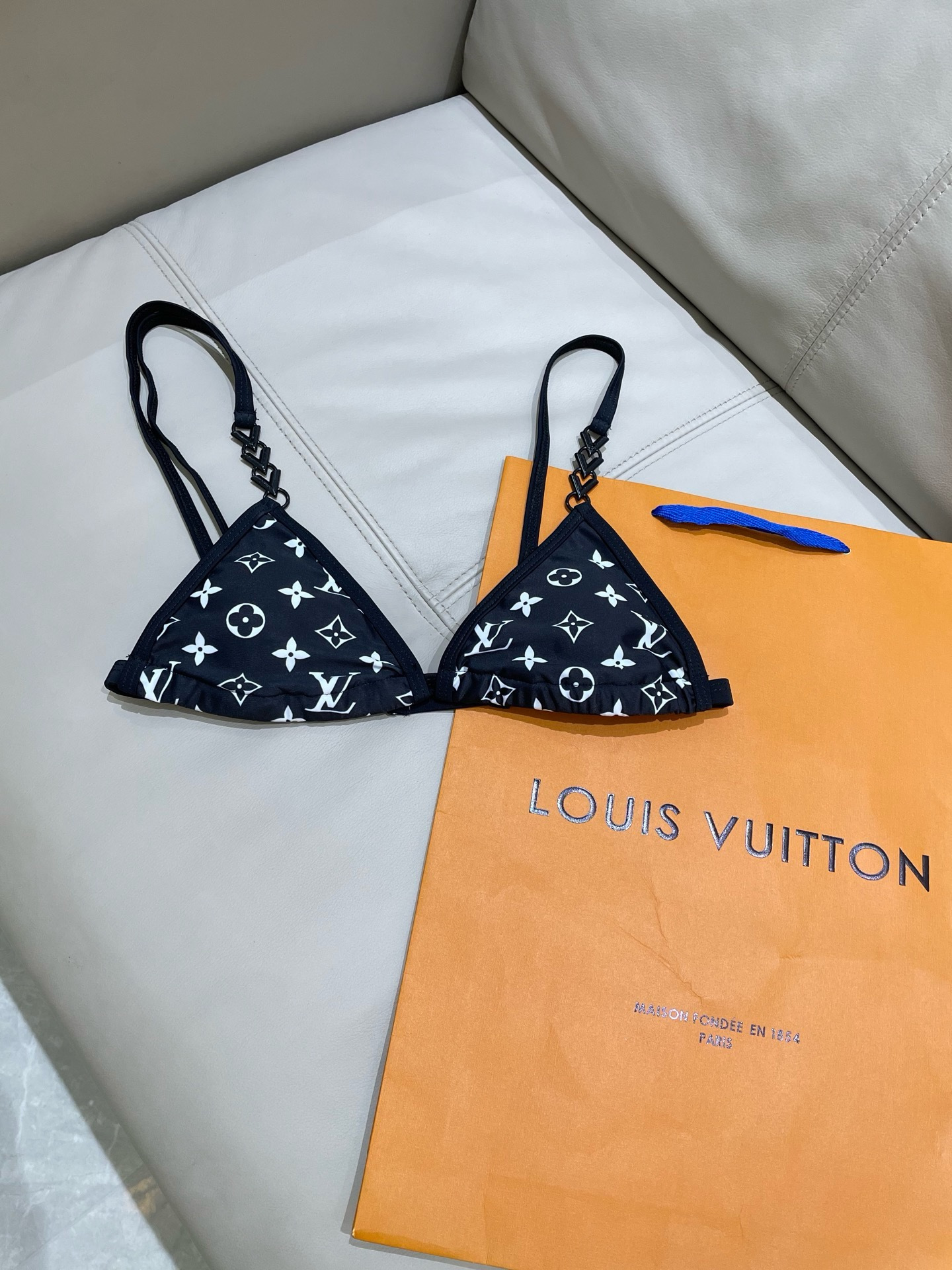 LV 高仿 黑色Monogram比基尼套装 性感显瘦分体泳衣