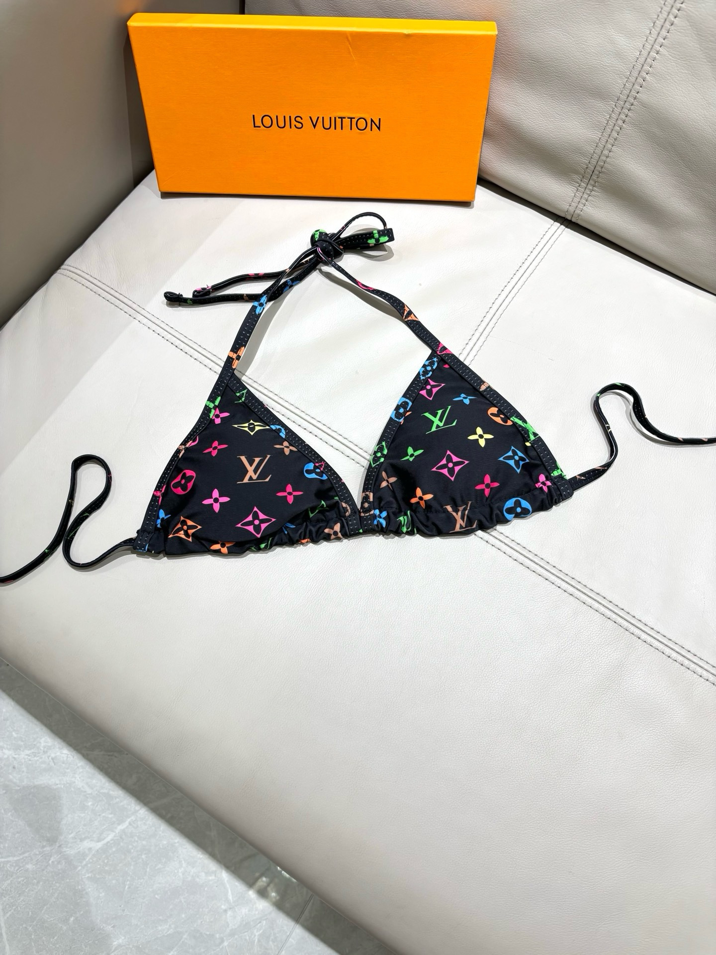LV 高仿 彩虹老花比基尼套装 性感綁帶分体泳衣| 19 LV 高仿 彩虹老花比基尼套装 性感綁帶分体泳衣