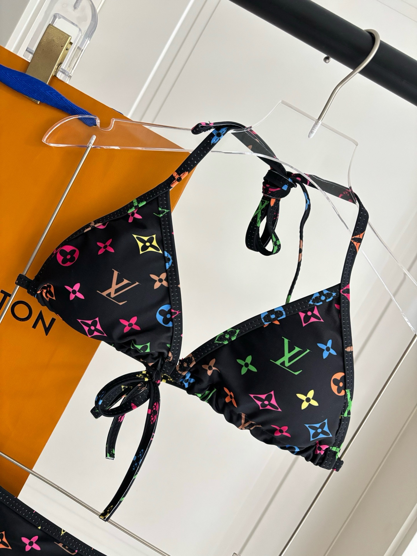 LV 高仿 彩虹老花比基尼套装 性感綁帶分体泳衣| 11 LV 高仿 彩虹老花比基尼套装 性感綁帶分体泳衣