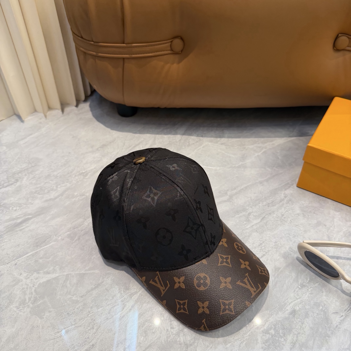 LV高仿拼接老花棒球帽 時尚休閒百搭帽| 8 LV高仿拼接老花棒球帽 時尚休閒百搭帽