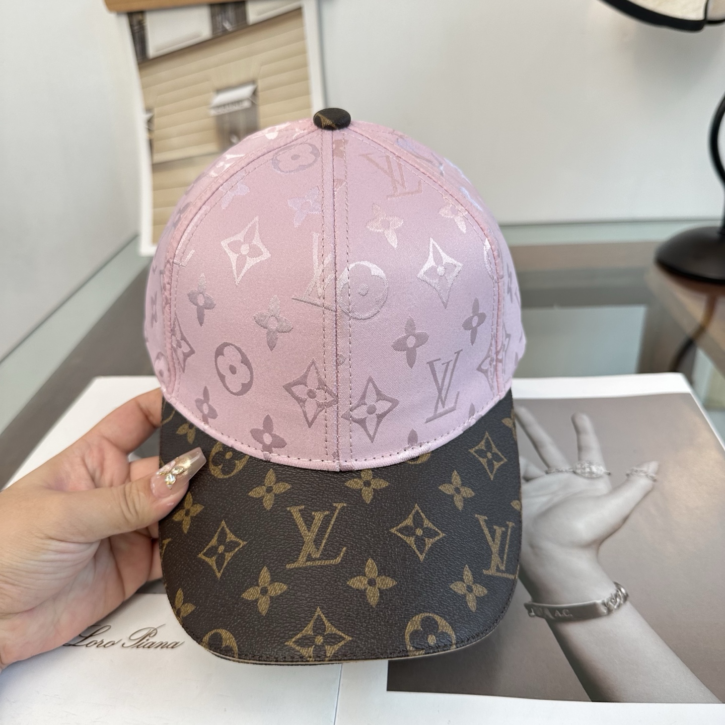 LV一比一粉色老花棒球帽 清新甜美遮陽休閒帽| 11 LV一比一粉色老花棒球帽 清新甜美遮陽休閒帽