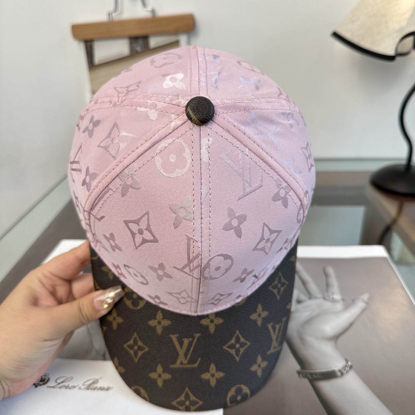 LV一比一粉色老花棒球帽 清新甜美遮陽休閒帽| 10 LV一比一粉色老花棒球帽 清新甜美遮陽休閒帽