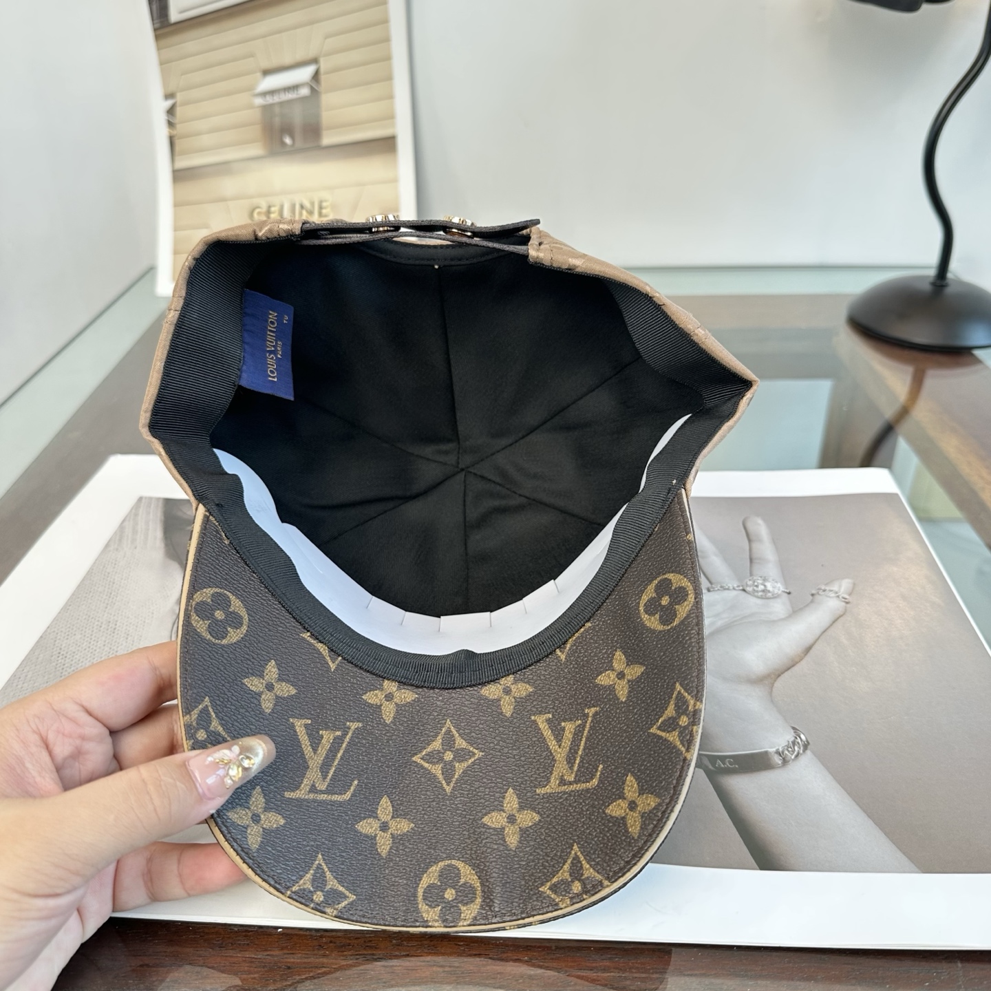 LV高仿卡其拼接老花棒球帽 經典百搭時尚帽| 7 LV高仿卡其拼接老花棒球帽 經典百搭時尚帽