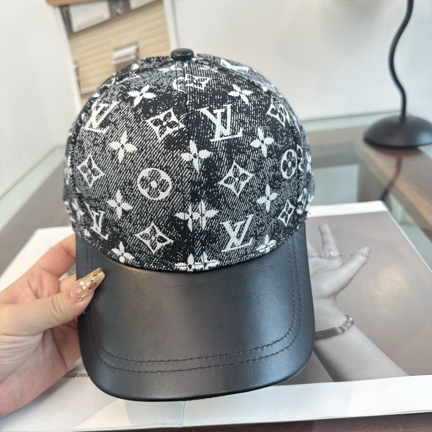 LV原單黑白老花拼皮棒球帽 Monogram拼接休閒鴨舌帽| 11 LV原單黑白老花拼皮棒球帽 Monogram拼接休閒鴨舌帽
