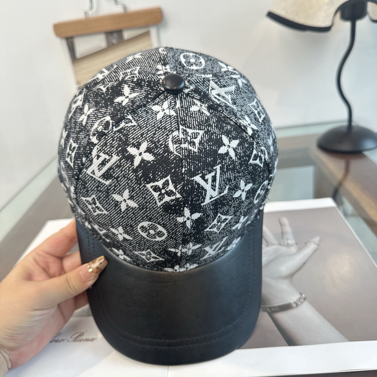 LV原單黑白老花拼皮棒球帽 Monogram拼接休閒鴨舌帽| 10 LV原單黑白老花拼皮棒球帽 Monogram拼接休閒鴨舌帽