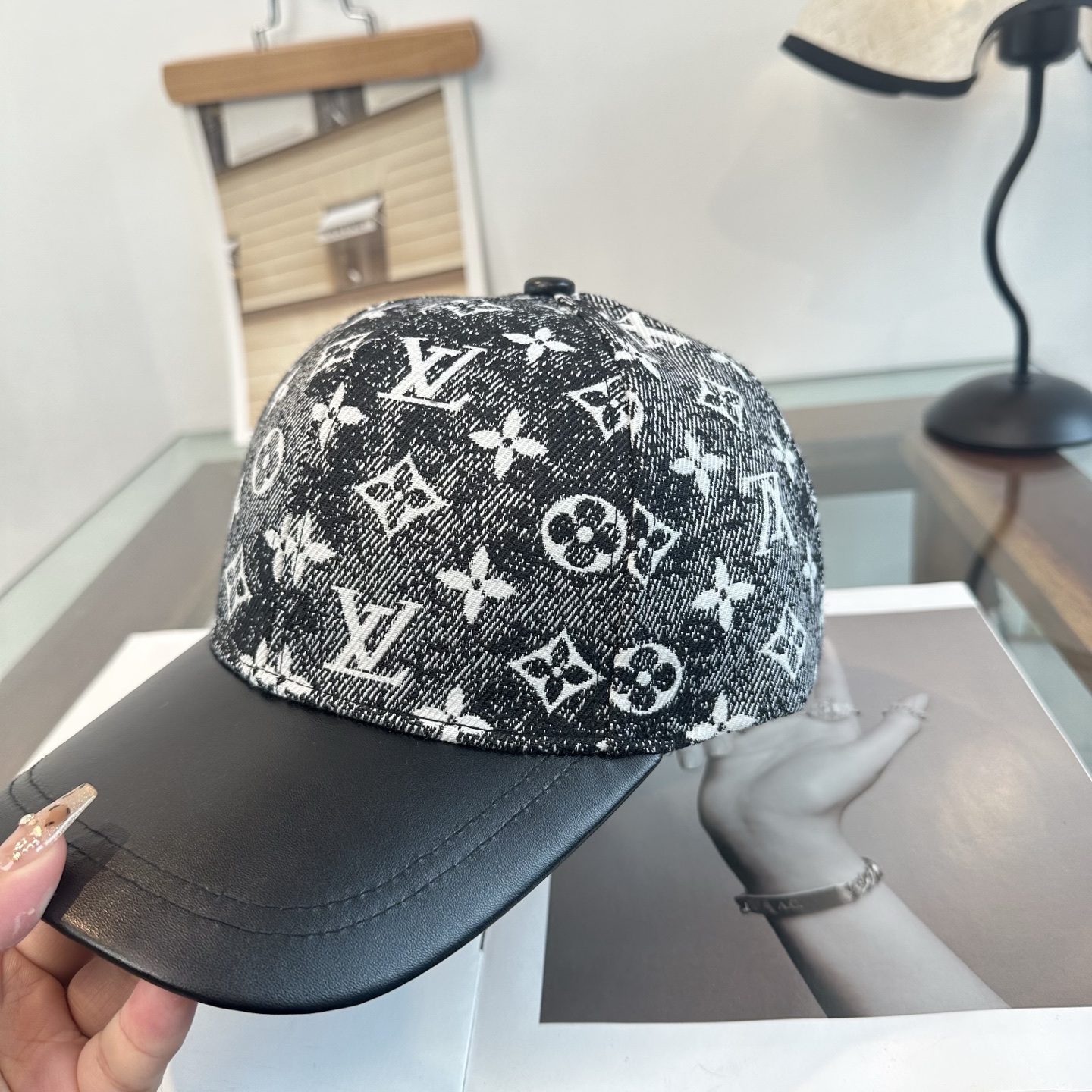 LV原單黑白老花拼皮棒球帽 Monogram拼接休閒鴨舌帽| 8 LV原單黑白老花拼皮棒球帽 Monogram拼接休閒鴨舌帽