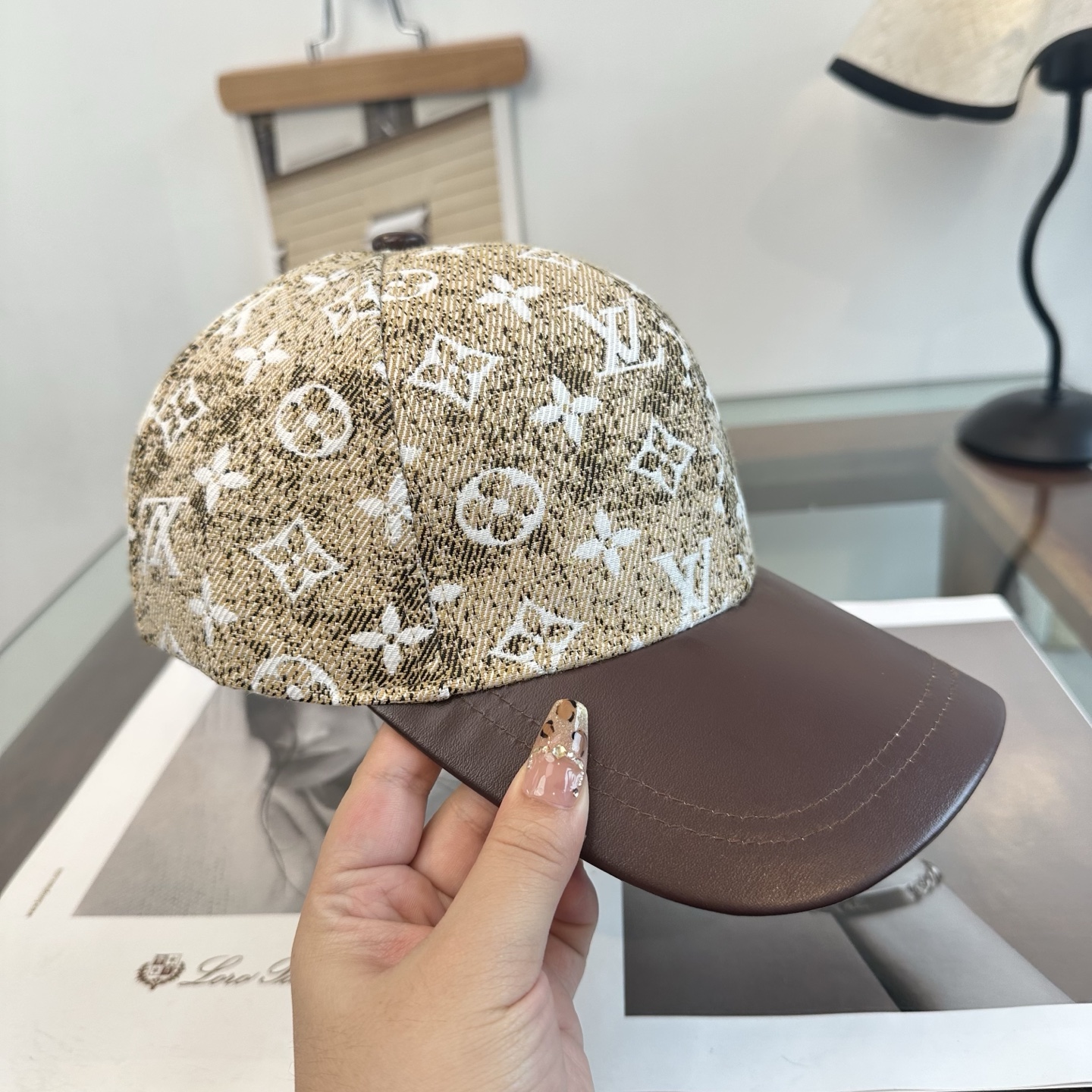 LV高仿卡其老花拼皮棒球帽 Monogram經典百搭遮陽帽| 9 LV高仿卡其老花拼皮棒球帽 Monogram經典百搭遮陽帽