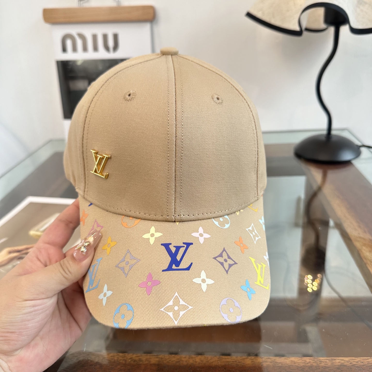 LV高仿卡其彩色老花拼接棒球帽 潮流百搭遮陽帽| 12 LV高仿卡其彩色老花拼接棒球帽 潮流百搭遮陽帽