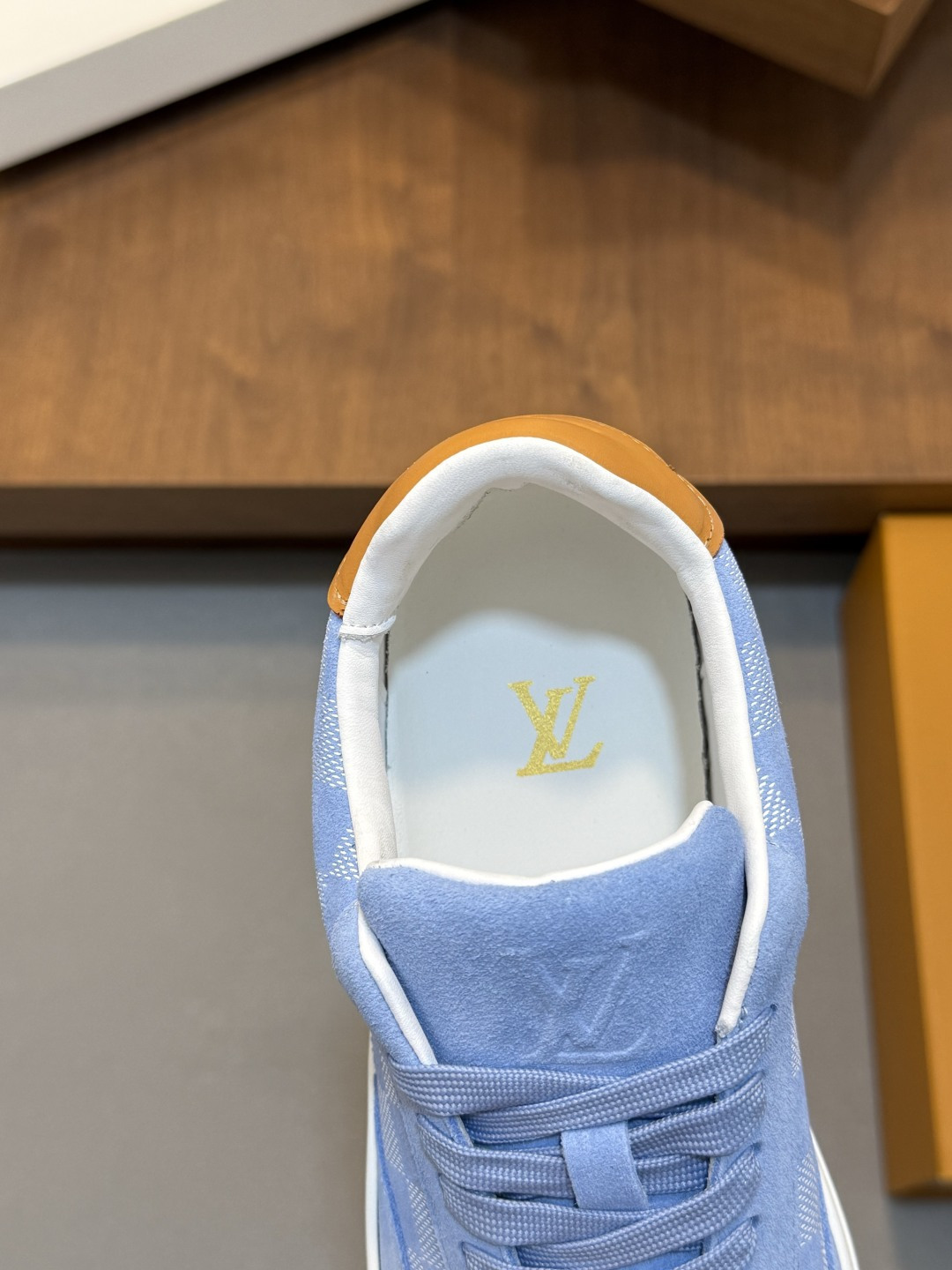 LV一比一男女款運動休閒鞋藍色清新款舒適透氣百搭設計| 9 LV一比一男女款運動休閒鞋藍色清新款舒適透氣百搭設計