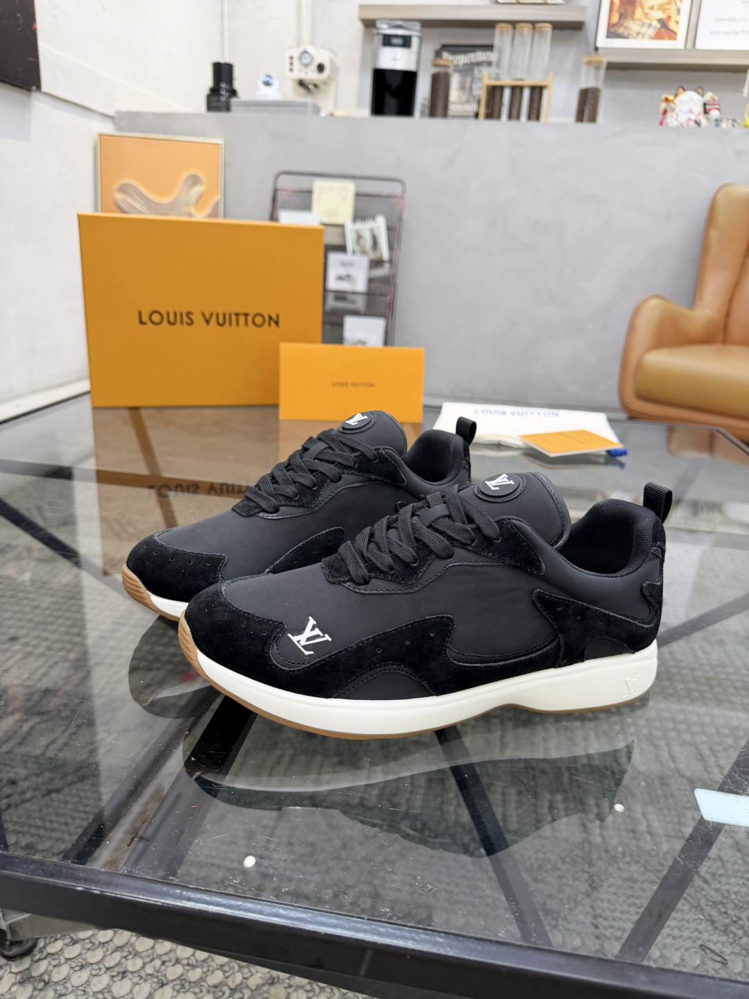 LV A貨男士運動休閒鞋黑色低調百搭舒適耐穿款