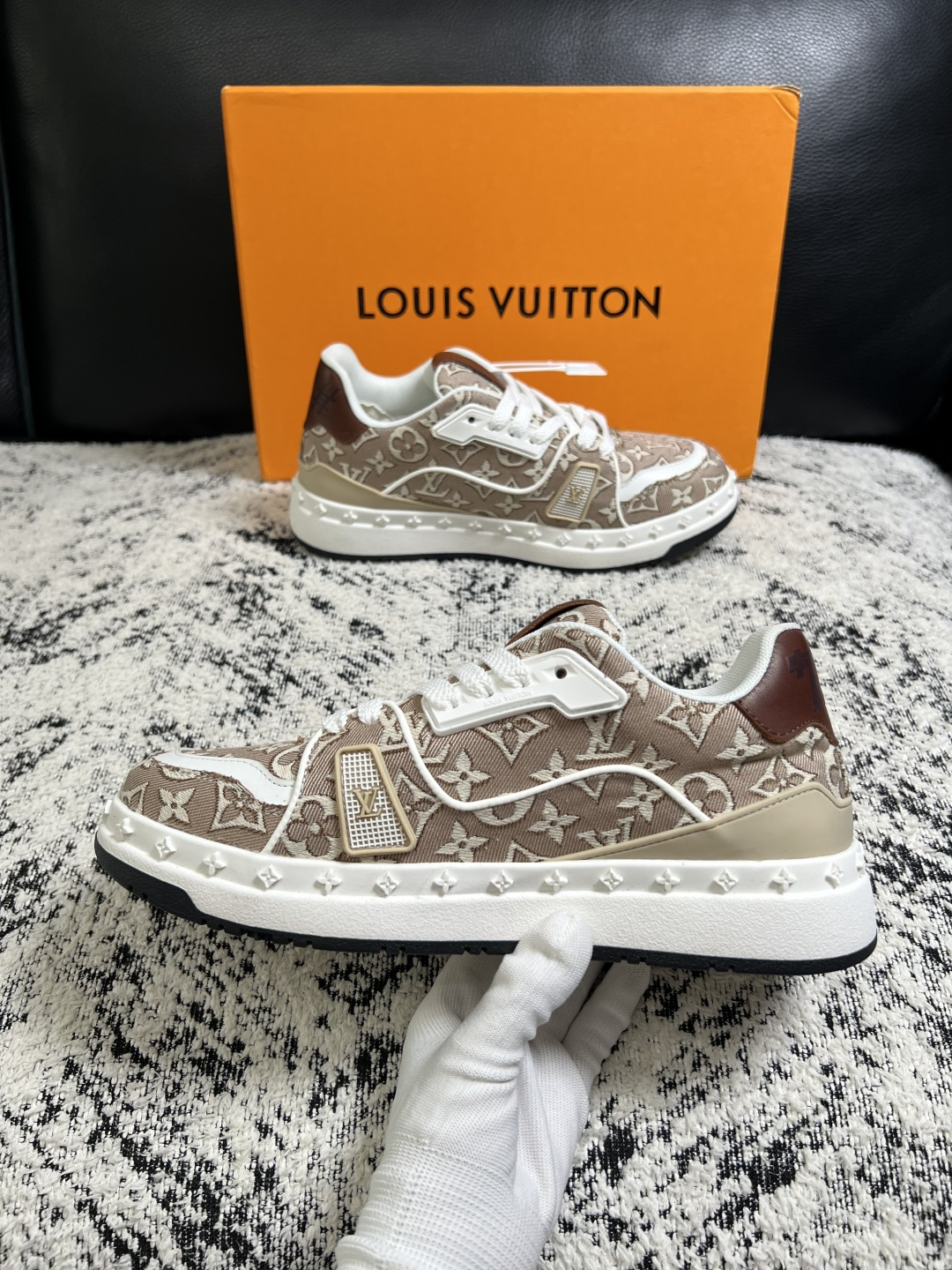 LV A貨男女款老花休閒板鞋卡其拼色經典百搭潮流運動鞋| 11 LV A貨男女款老花休閒板鞋卡其拼色經典百搭潮流運動鞋