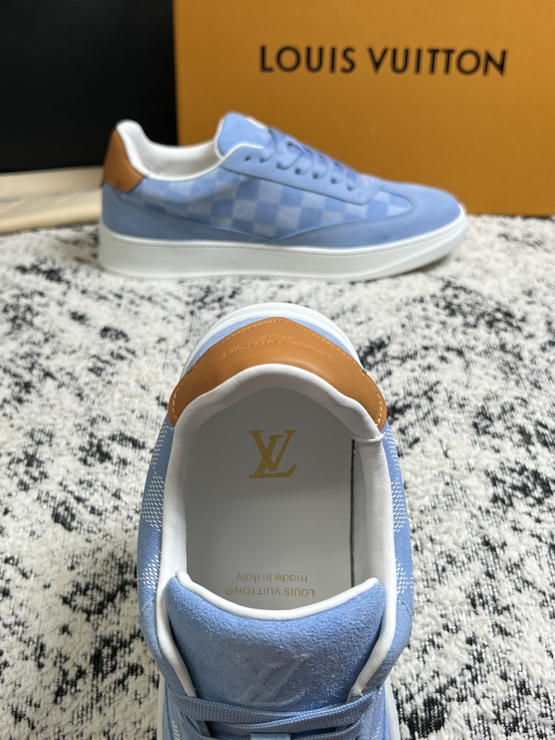 LV A貨男女款淺藍棋盤格休閒鞋清新百搭輕量舒適運動板鞋| 9 LV A貨男女款淺藍棋盤格休閒鞋清新百搭輕量舒適運動板鞋