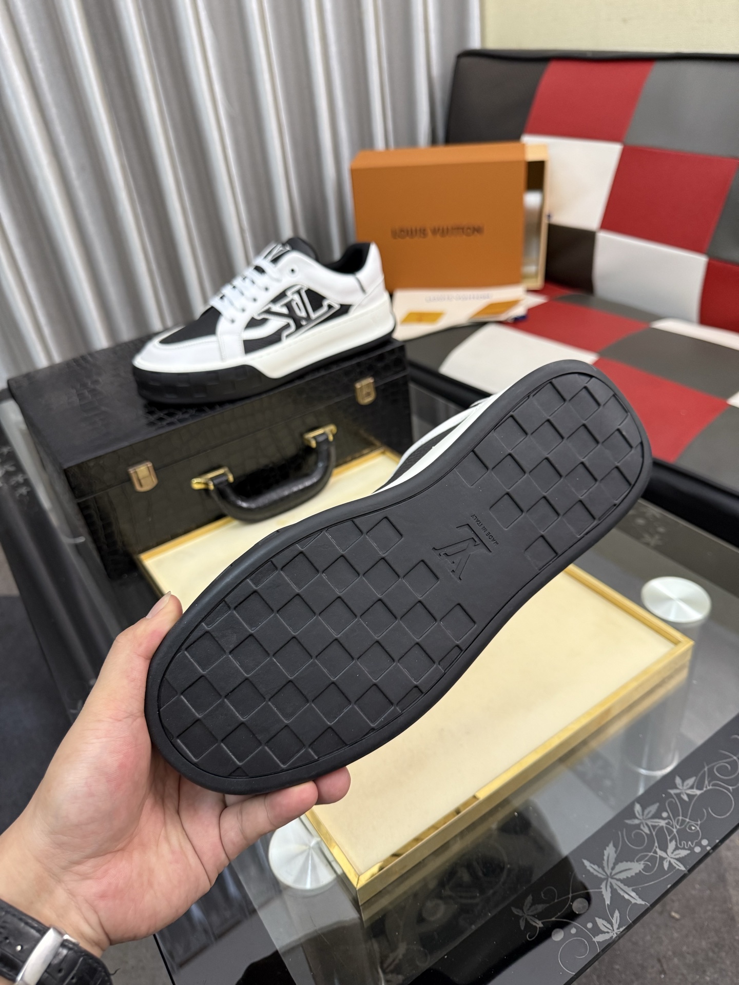LV 一比一男士休閒鞋 白黑拼接牛皮低筒板鞋 百搭潮流運動鞋| 7 LV 一比一男士休閒鞋 白黑拼接牛皮低筒板鞋 百搭潮流運動鞋