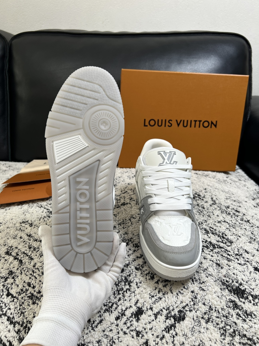 LV 一比一男士休閒鞋 白灰拼接牛皮低筒板鞋 百搭運動鞋| 7 LV 一比一男士休閒鞋 白灰拼接牛皮低筒板鞋 百搭運動鞋