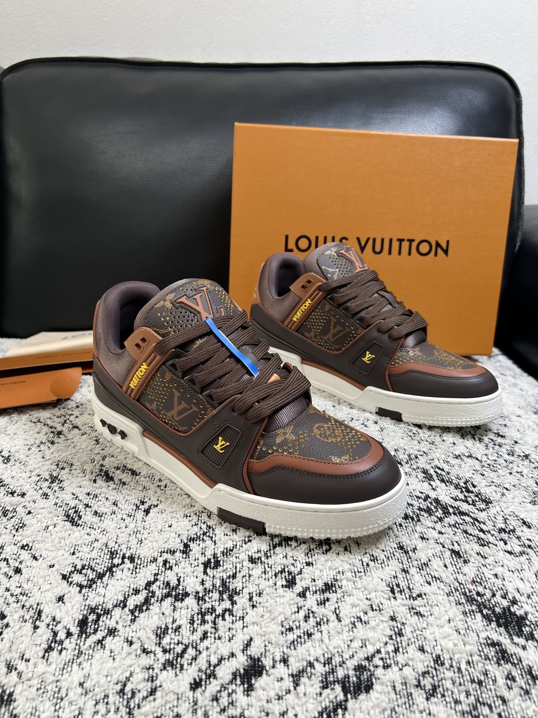 LV 一比一休閒鞋 深咖老花印花牛皮板鞋 潮流百搭運動鞋
