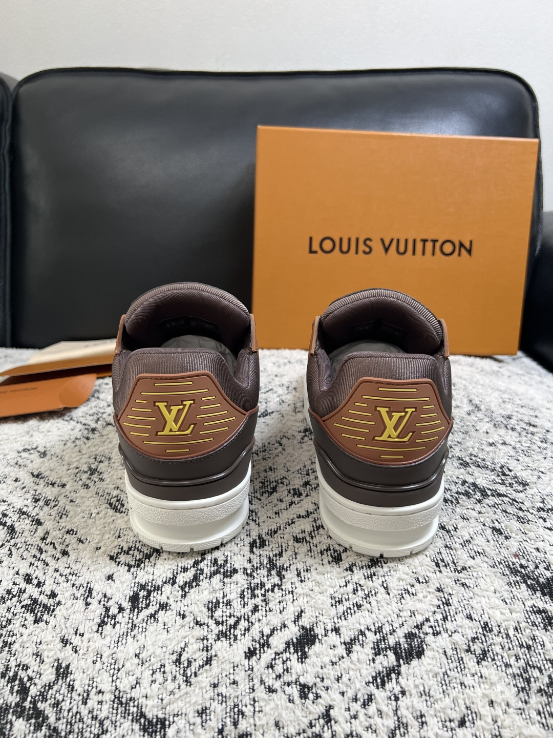 LV 一比一休閒鞋 深咖老花印花牛皮板鞋 潮流百搭運動鞋| 8 LV 一比一休閒鞋 深咖老花印花牛皮板鞋 潮流百搭運動鞋