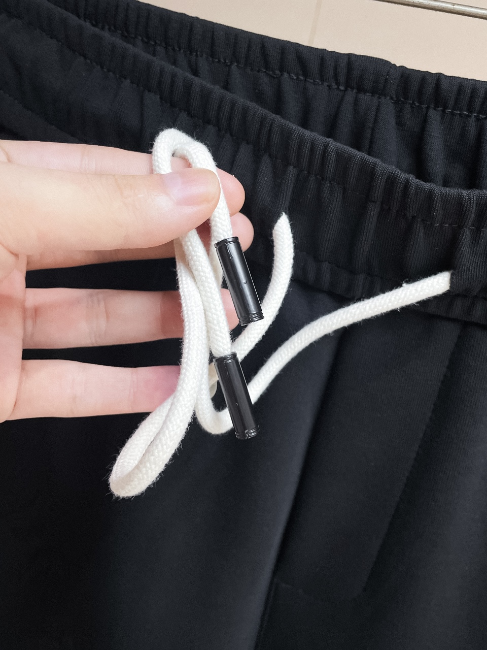 LV高仿短褲男士立體刺繡Logo設計運動休閒百搭款| 7 LV高仿短褲男士立體刺繡Logo設計運動休閒百搭款