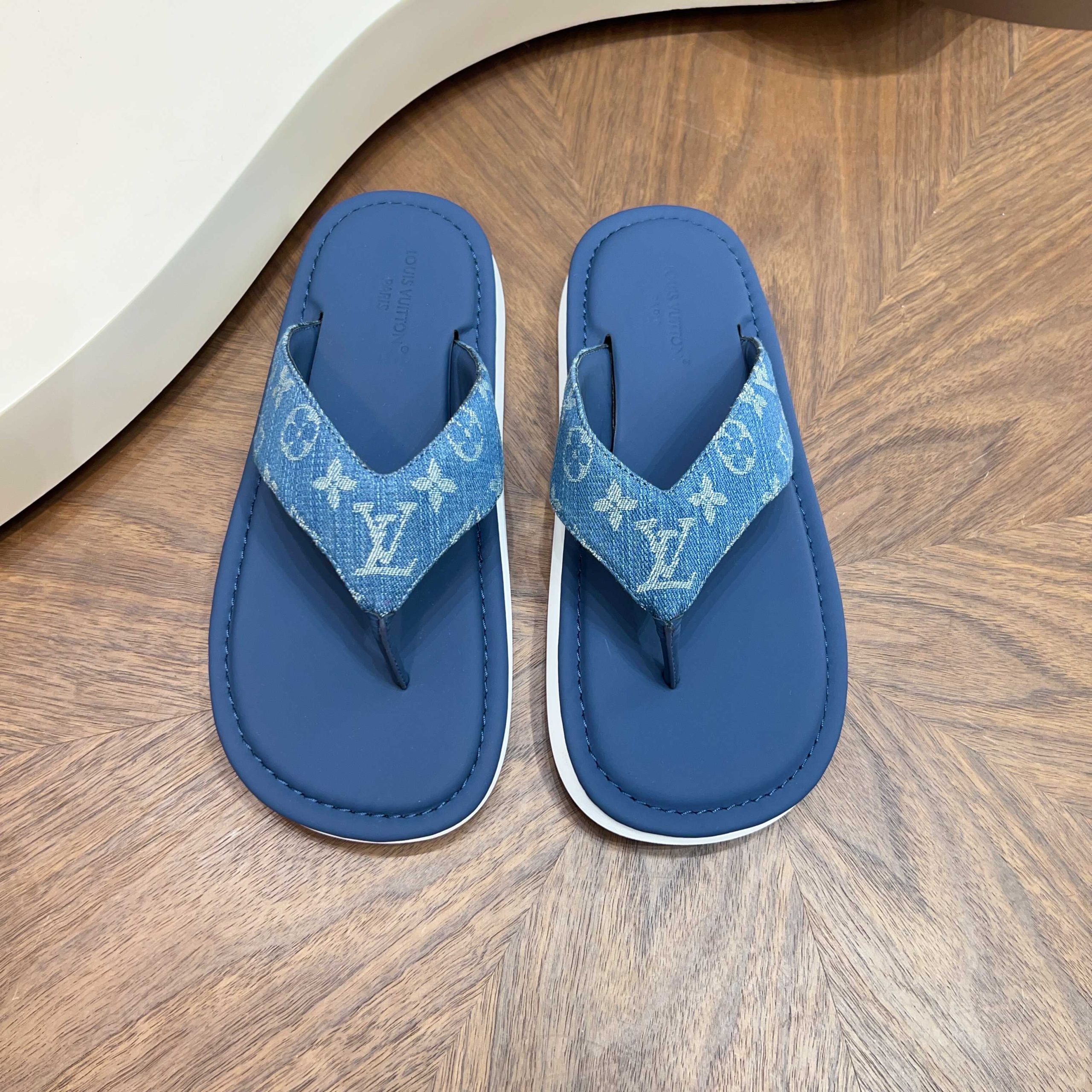 LV一比一牛仔Monogram拖鞋 藍色厚底設計休閒人字拖| 8 LV一比一牛仔Monogram拖鞋 藍色厚底設計休閒人字拖