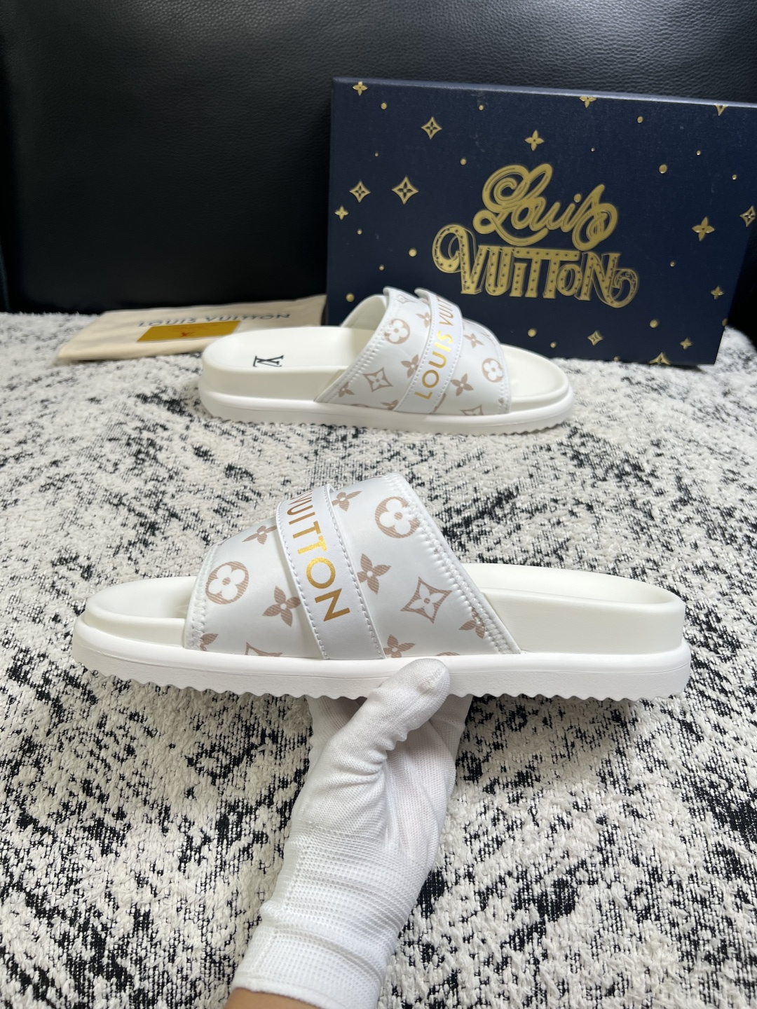 LV一比一魔術貼拖鞋 白色Monogram印花休閒百搭厚底涼拖