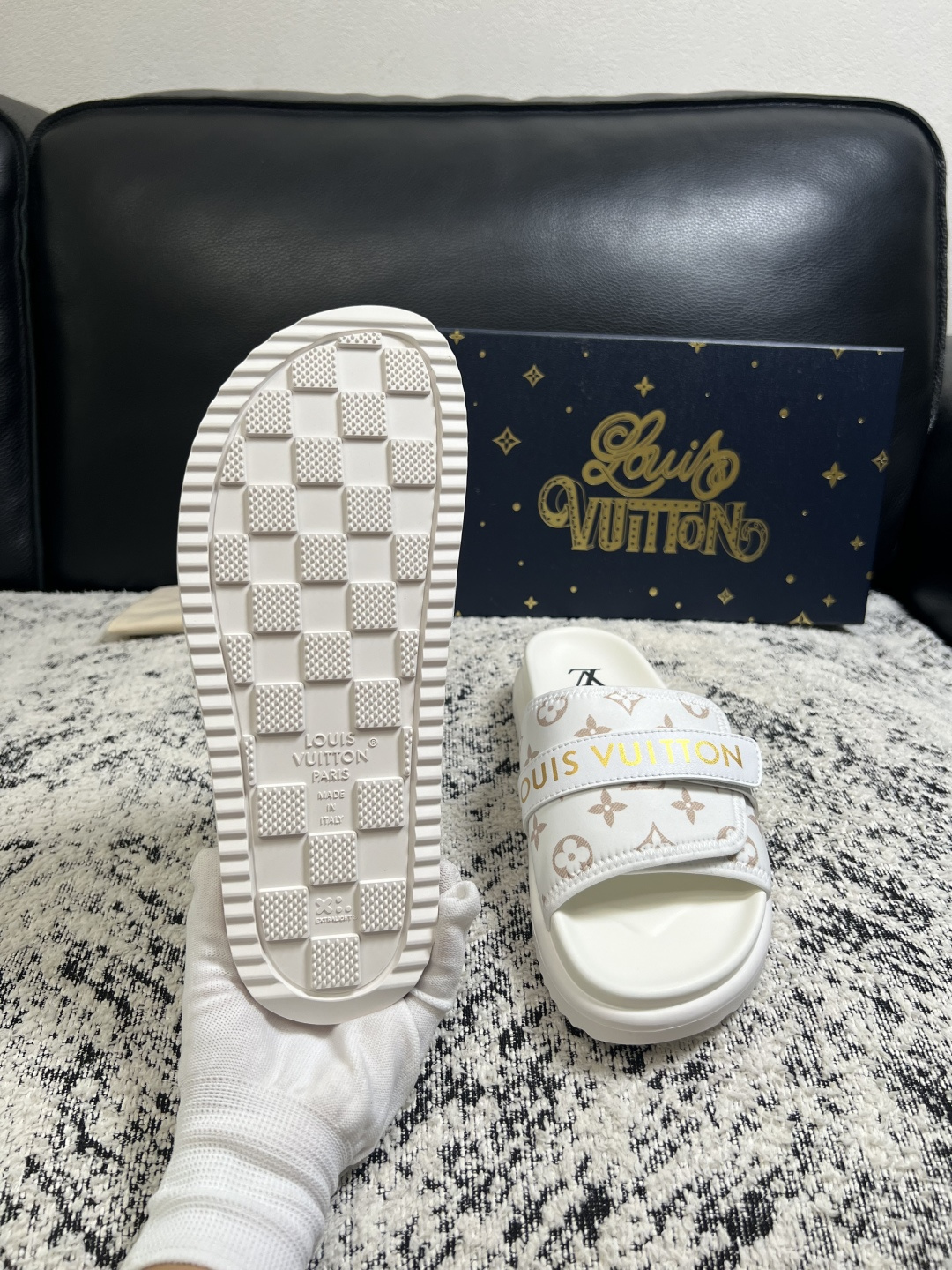 LV一比一魔術貼拖鞋 白色Monogram印花休閒百搭厚底涼拖