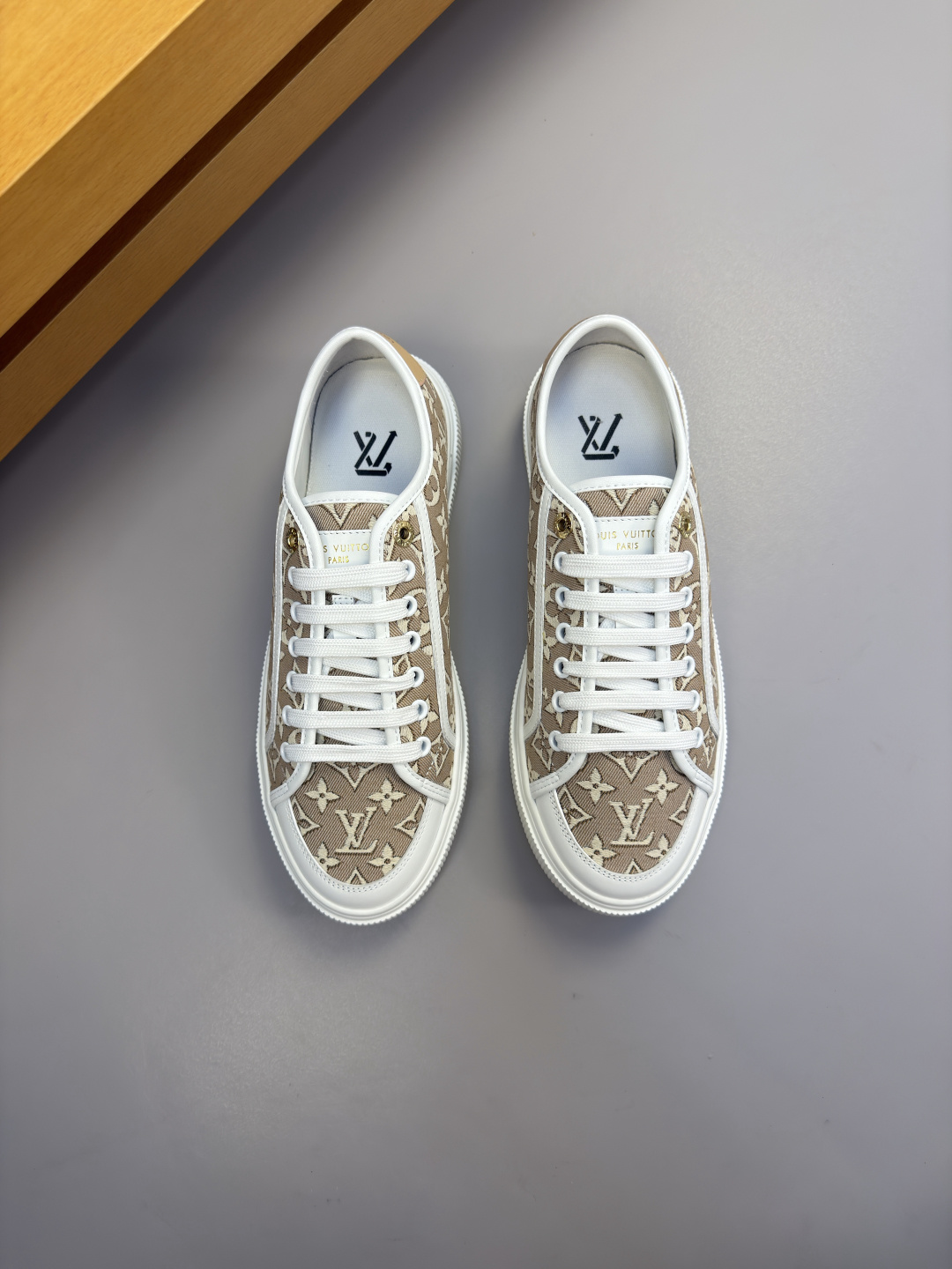 LV高仿帆布Monogram板鞋 卡其色休閒百搭低幫鞋