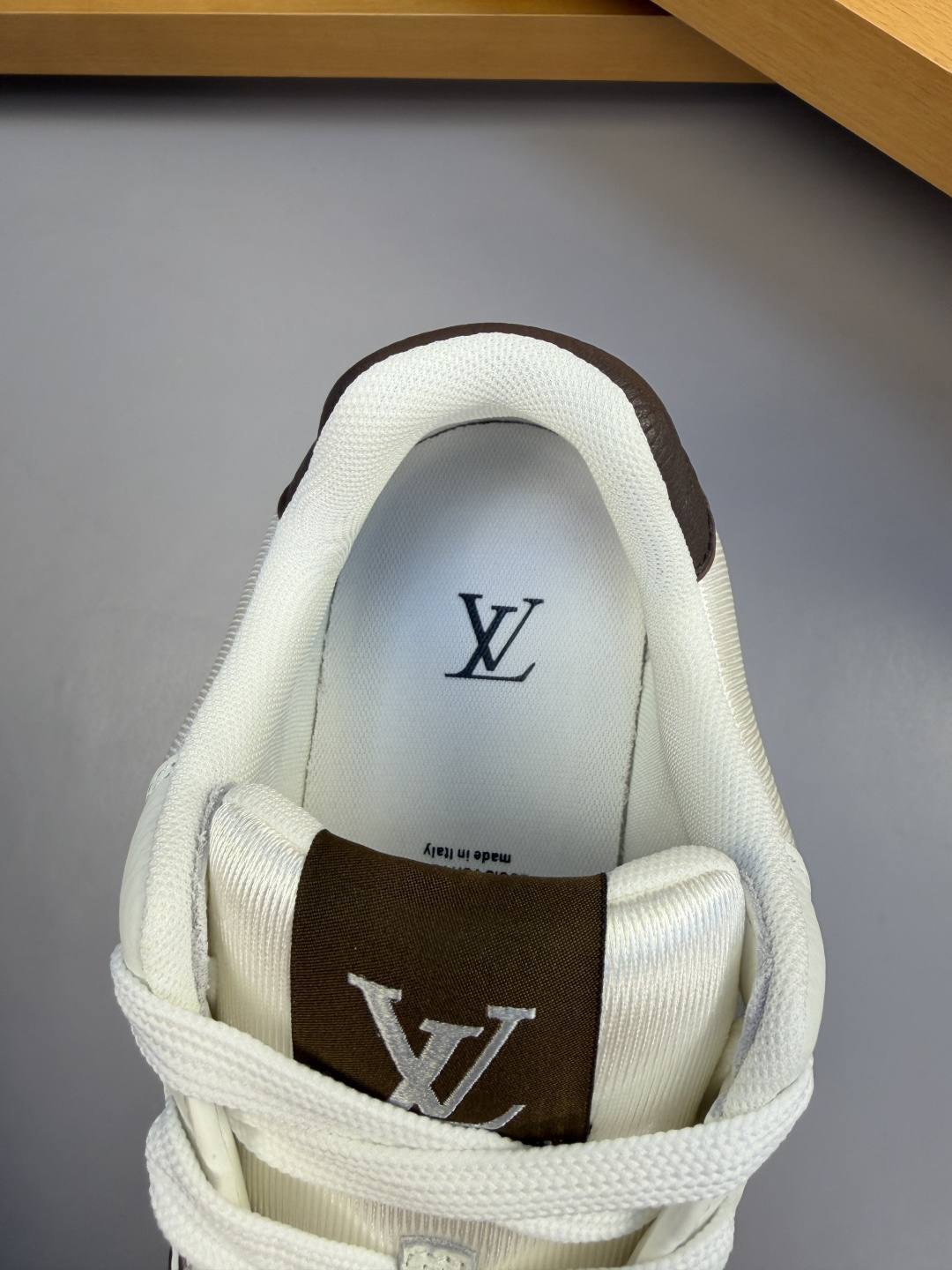 LV高仿拼接Monogram運動鞋 卡其色休閒百搭款