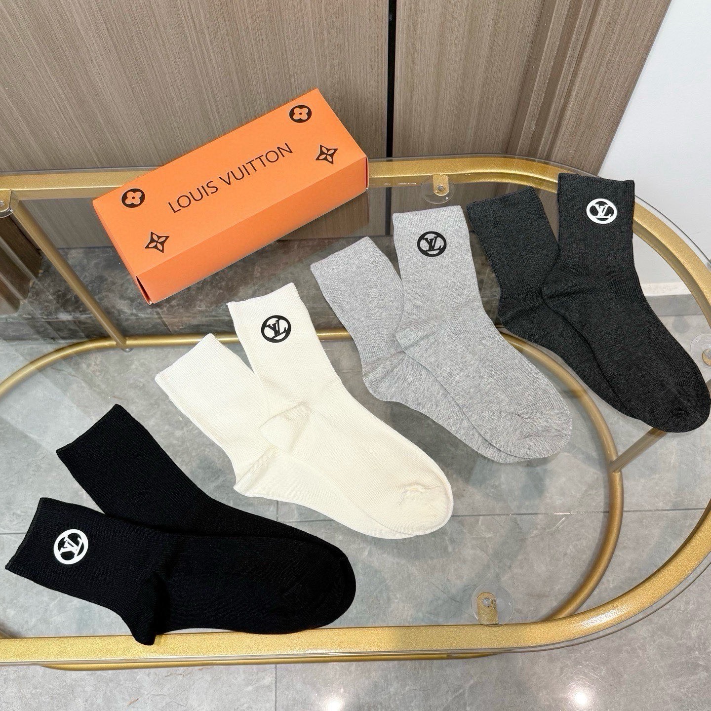LV一比一中筒刺繡長襪 男女舒適透氣純棉襪| 13 LV一比一中筒刺繡長襪 男女舒適透氣純棉襪