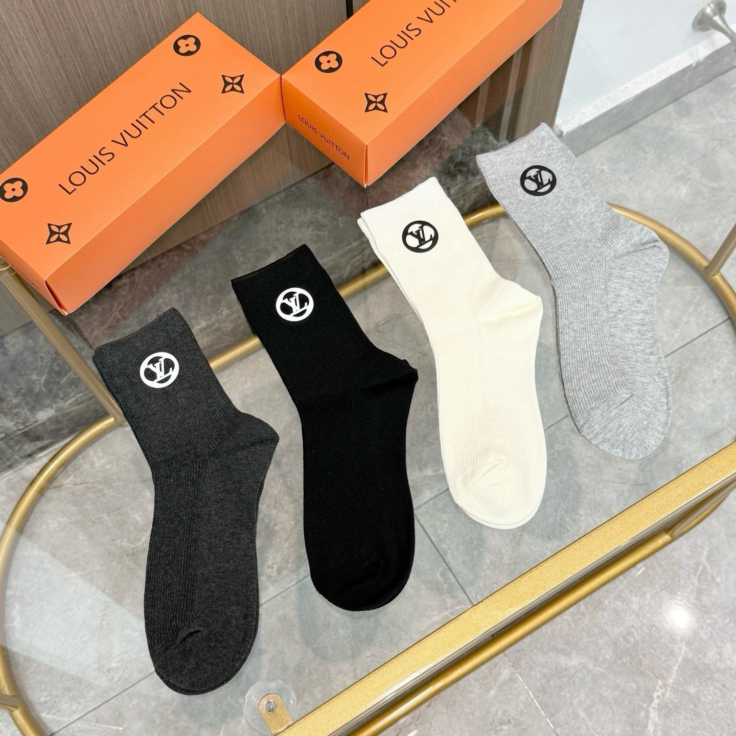 LV一比一中筒刺繡長襪 男女舒適透氣純棉襪| 11 LV一比一中筒刺繡長襪 男女舒適透氣純棉襪