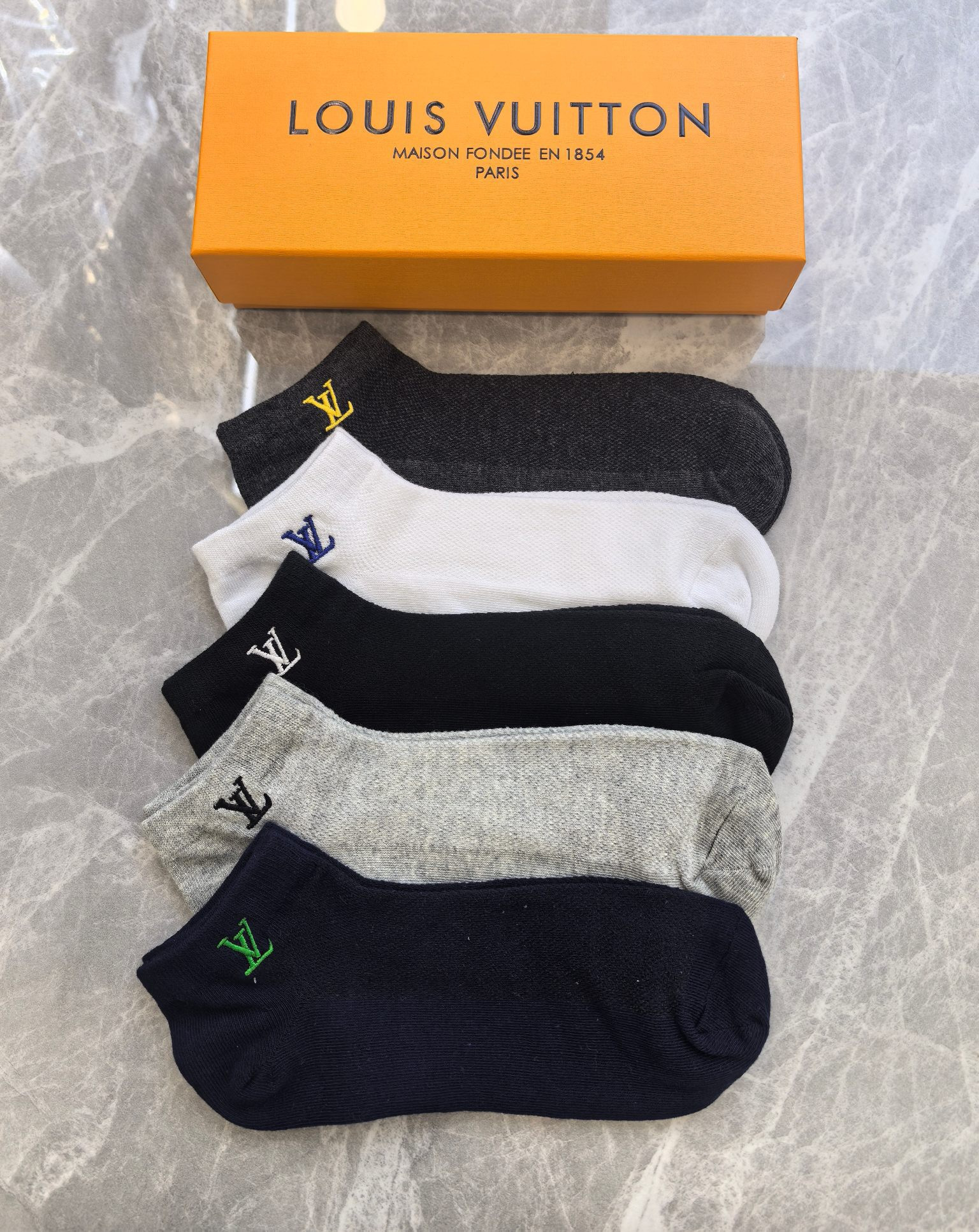 LV高仿短襪刺繡運動襪 男女低幫透氣休閒襪| 9 LV高仿短襪刺繡運動襪 男女低幫透氣休閒襪