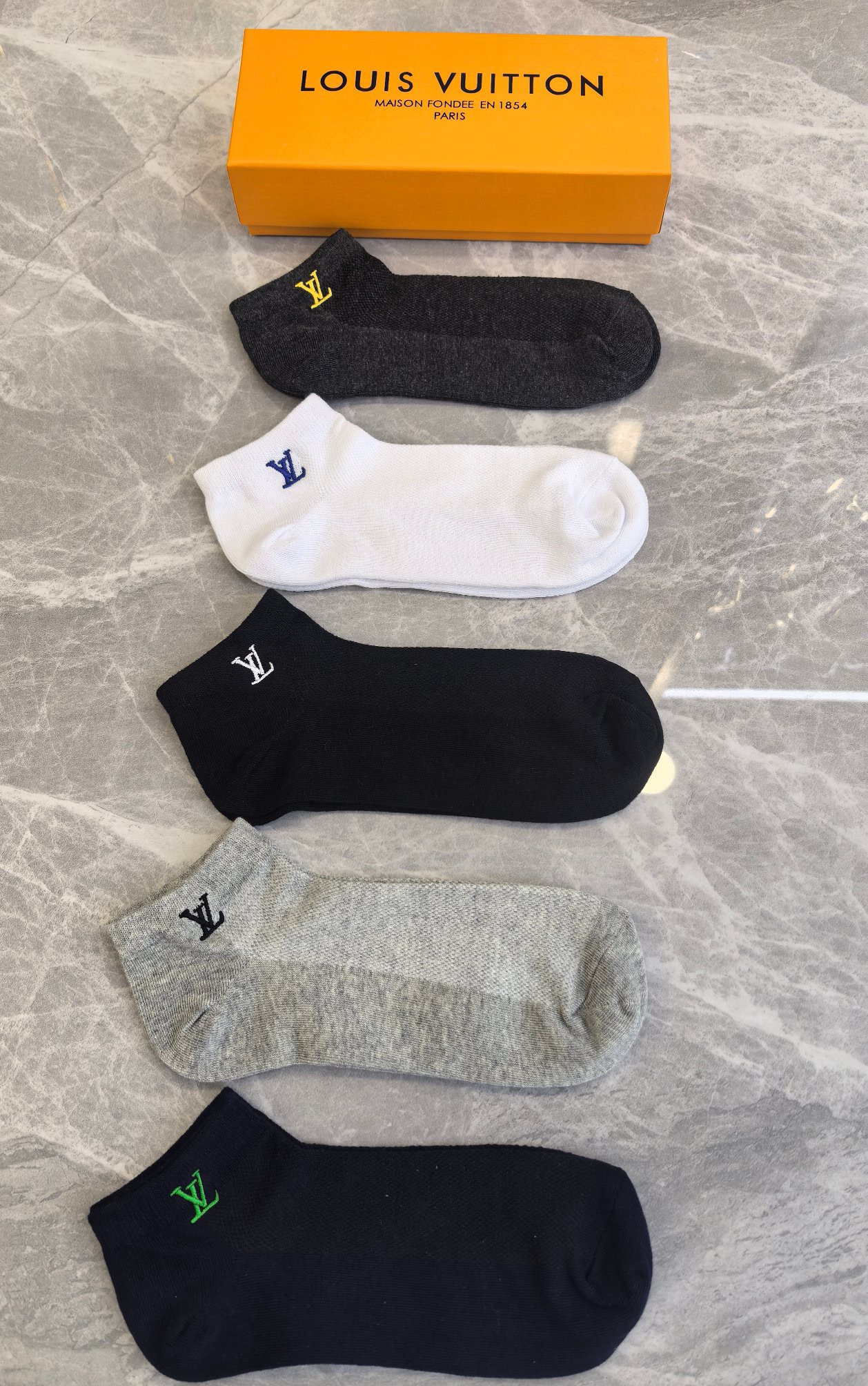 LV高仿短襪刺繡運動襪 男女低幫透氣休閒襪| 7 LV高仿短襪刺繡運動襪 男女低幫透氣休閒襪