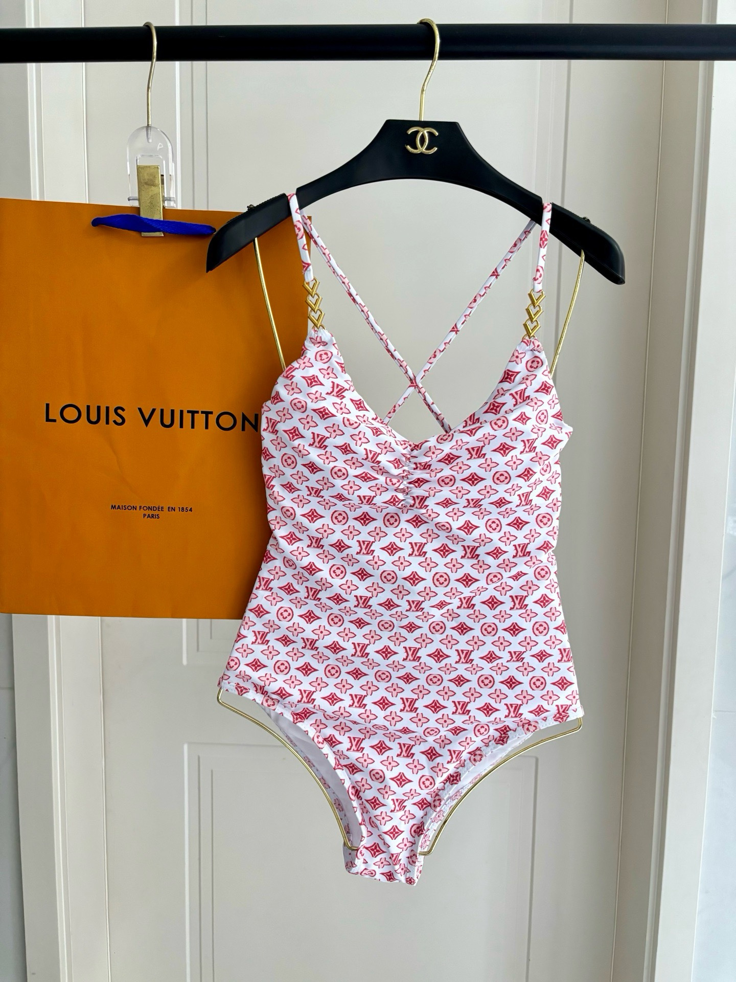 LV 高仿 Monogram粉色印花连体泳衣 女士性感修身沙滩泳装