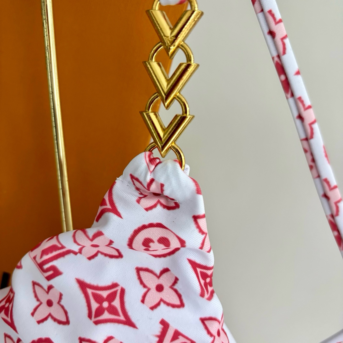LV 高仿 Monogram粉色印花连体泳衣 女士性感修身沙滩泳装