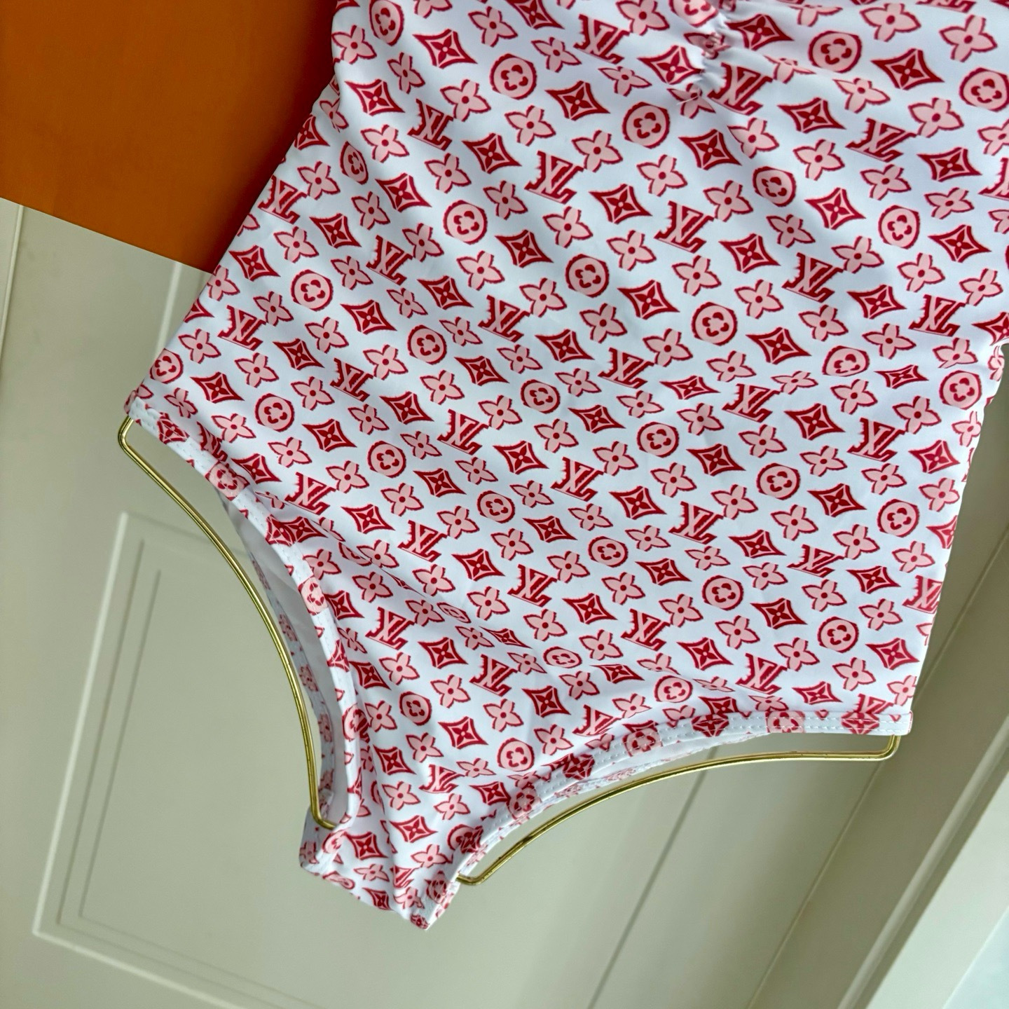 LV 高仿 Monogram粉色印花连体泳衣 女士性感修身沙滩泳装