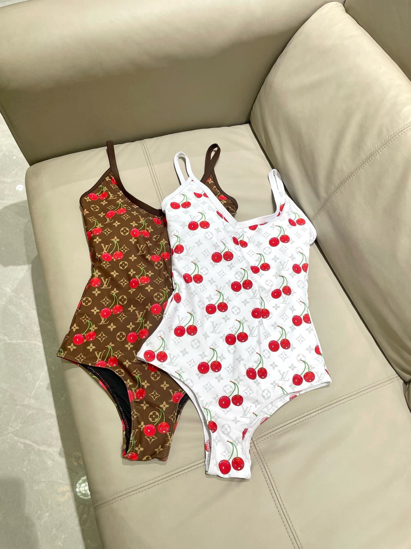 LV 原單 樱桃老花连体泳衣 棕色Monogram显瘦性感泳装