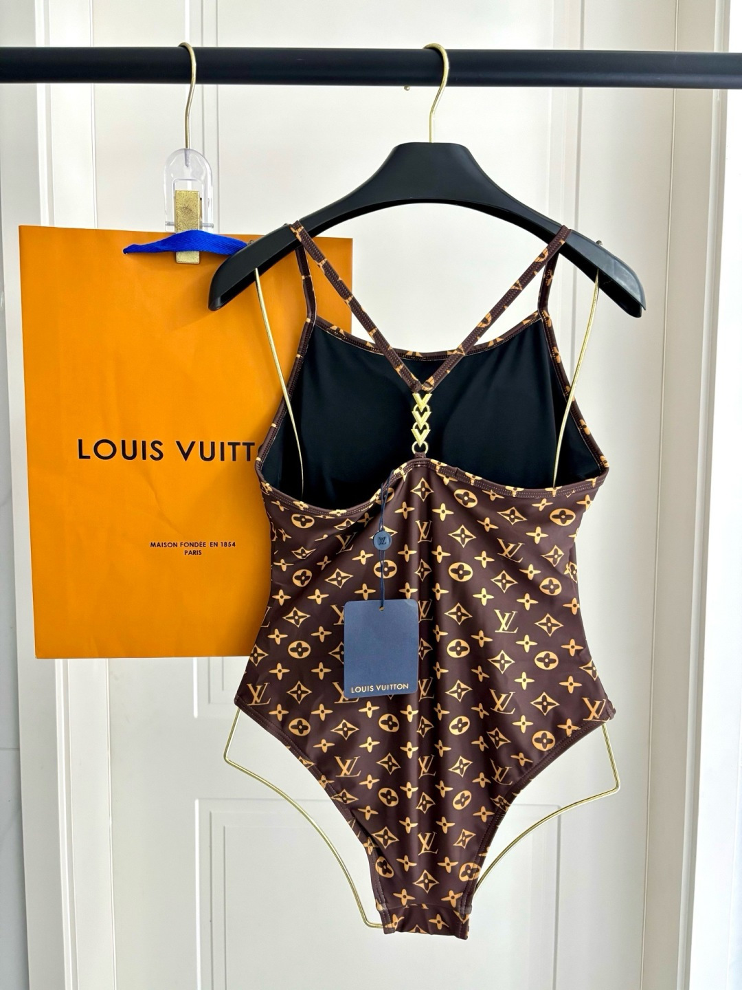 LV 高仿 Monogram老花细肩带连体泳衣 简约修身泳装