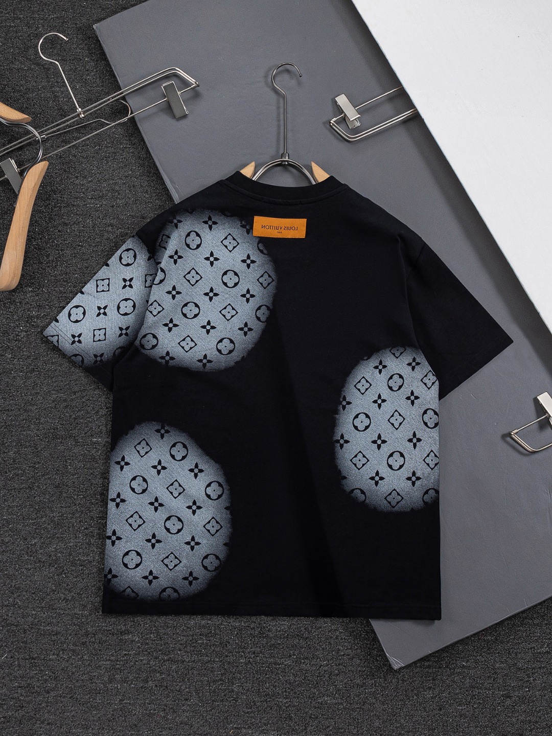 LV A貨短袖T恤男士拼接Monogram設計潮流百搭款| 14 LV A貨短袖T恤男士拼接Monogram設計潮流百搭款