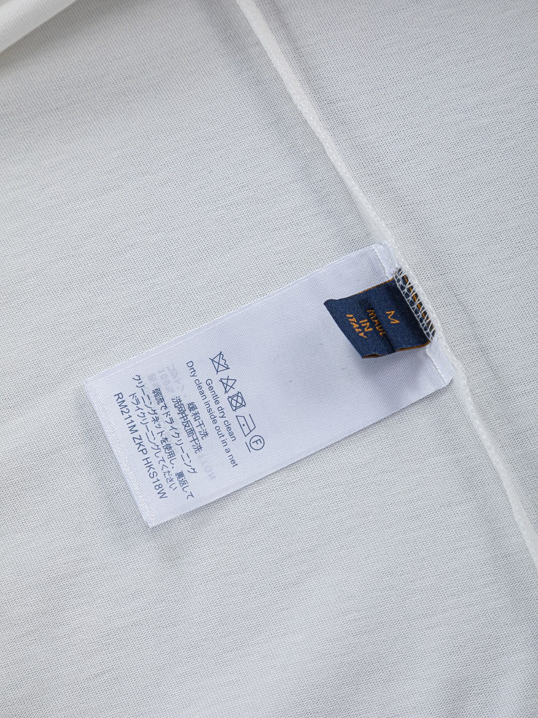 LV一比一短袖T恤男士金色刺繡Logo設計簡約輕奢款| 15 LV一比一短袖T恤男士金色刺繡Logo設計簡約輕奢款