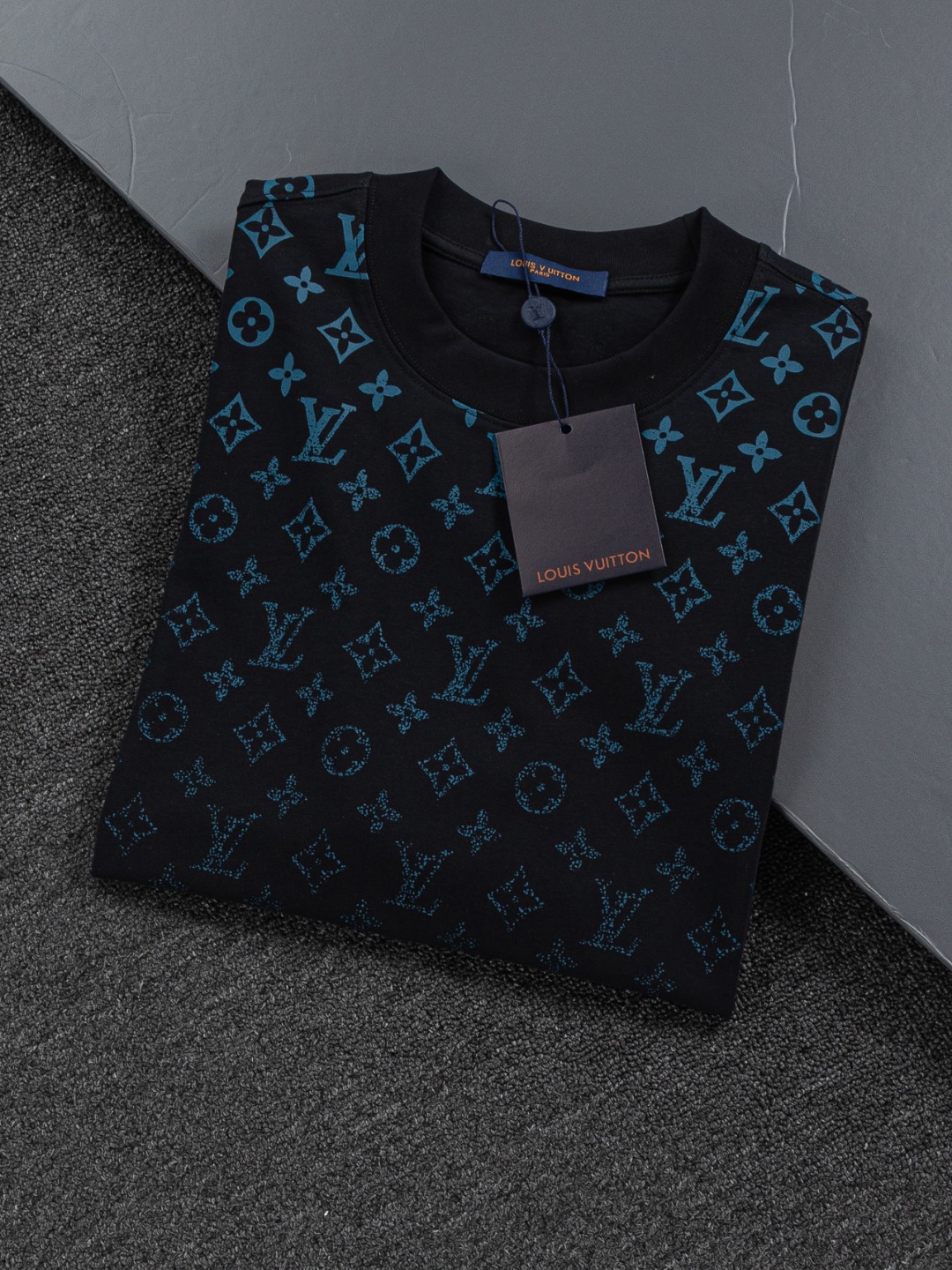 LV A貨短袖T恤男士滿版Monogram設計潮流街頭款| 13 LV A貨短袖T恤男士滿版Monogram設計潮流街頭款