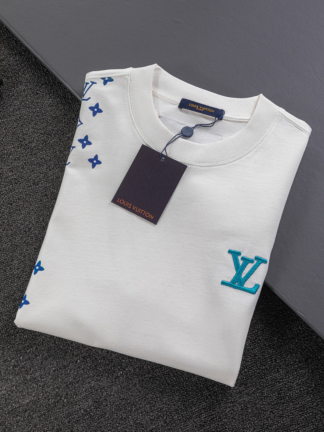 LV A貨短袖T恤男士拼色Monogram印花設計時尚百搭款| 12 LV A貨短袖T恤男士拼色Monogram印花設計時尚百搭款