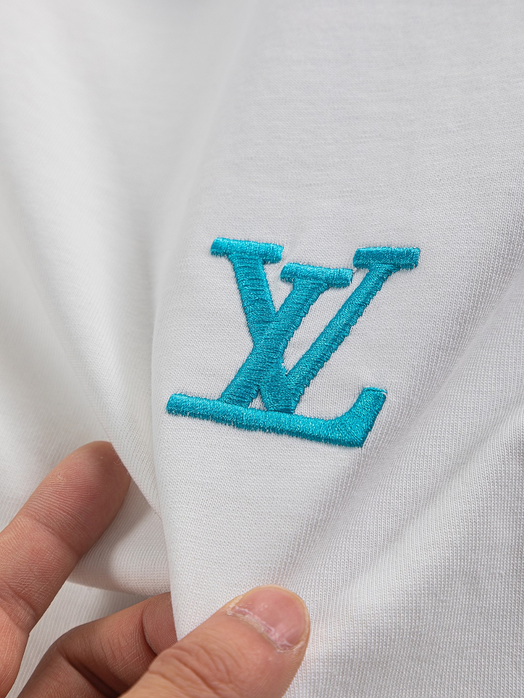 LV A貨短袖T恤男士拼色Monogram印花設計時尚百搭款| 9 LV A貨短袖T恤男士拼色Monogram印花設計時尚百搭款