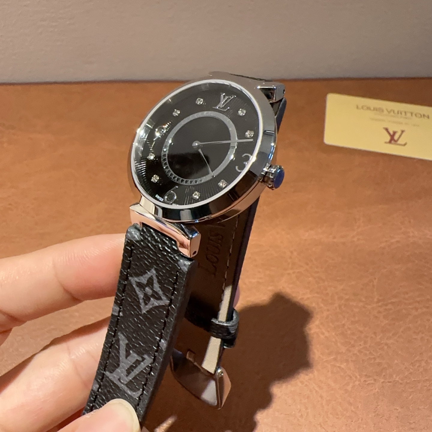 LV路易威登一比一手錶 黑色極簡鑽刻錶盤女士時尚腕錶| 9 LV路易威登一比一手錶 黑色極簡鑽刻錶盤女士時尚腕錶