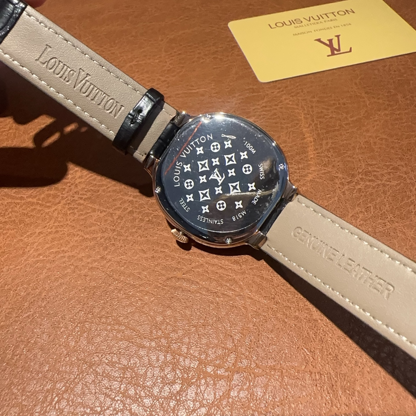 LV路易威登高仿手錶 銀色錶盤GMT箭頭設計時尚男士腕錶| 7 LV路易威登高仿手錶 銀色錶盤GMT箭頭設計時尚男士腕錶