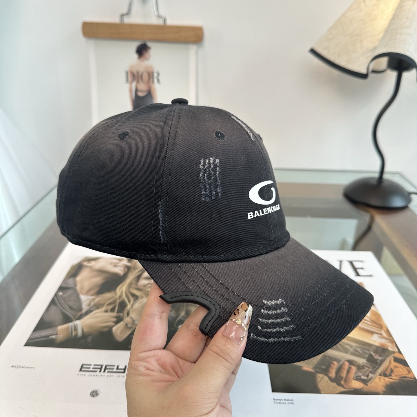 Balenciaga一比一男女款做舊Logo棒球帽黑色街頭潮流百搭帽| 10 Balenciaga一比一男女款做舊Logo棒球帽黑色街頭潮流百搭帽
