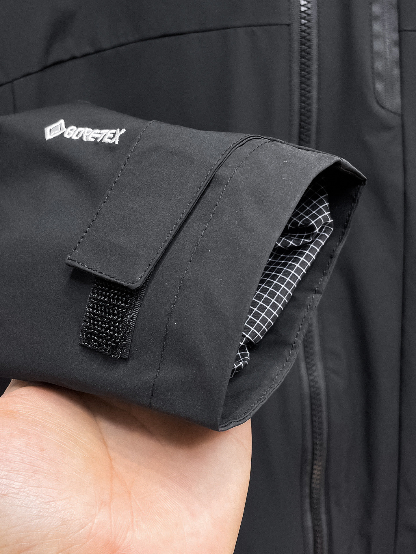 ARC'TERYX 高仿 男女款 暗黑機能防風外套 多口袋設計