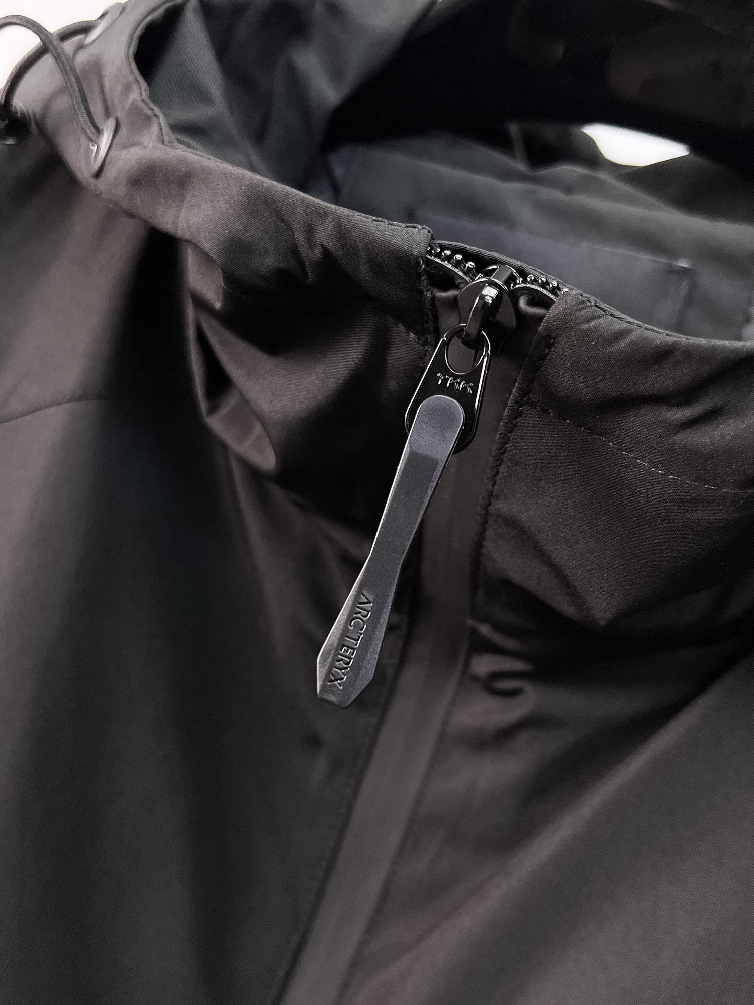 ARC'TERYX 原單 男女款 StormHood™ 戶外外套 翼型剪裁| 10 ARC'TERYX 原單 男女款 StormHood™ 戶外外套 翼型剪裁